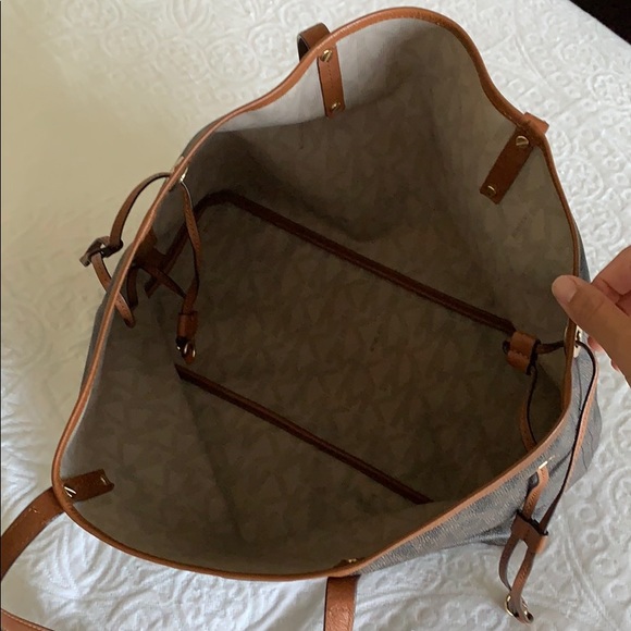 Michael Kors Bag - Picture 4 of 11